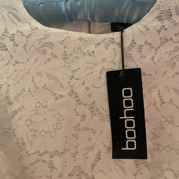 NWT Boohoo Beth Lace Crotchet Flare Sleeve… - Picture 2 of 2